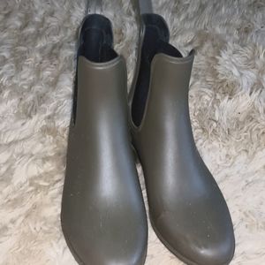 I Crew Chelsea rain boots